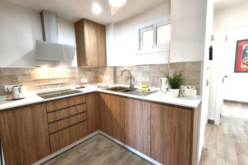 0c4f3085-3510-42c2-b050-31f879f4b745