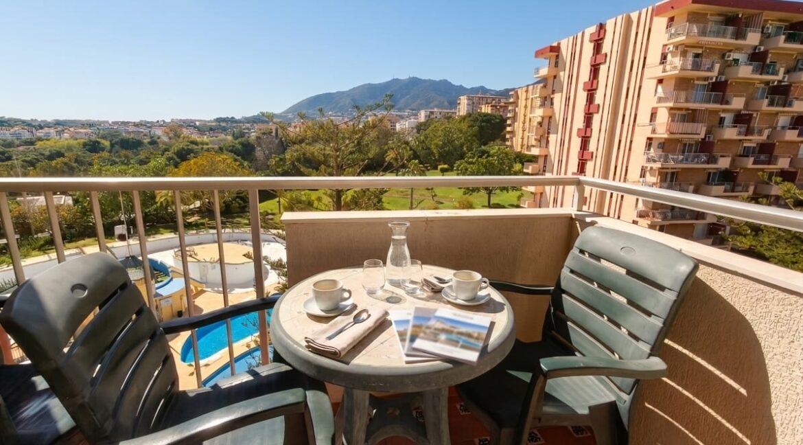 3c3fd2ec-e4f6-47f7-b117-feaef3daf742