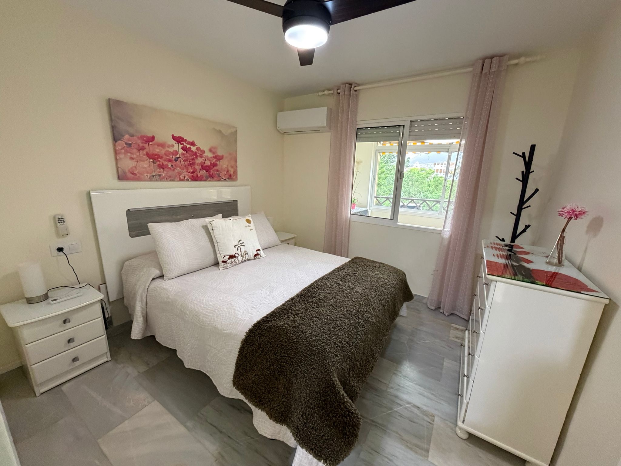 1721FD63-1454-40CE-B016-D7C330BF3CBE