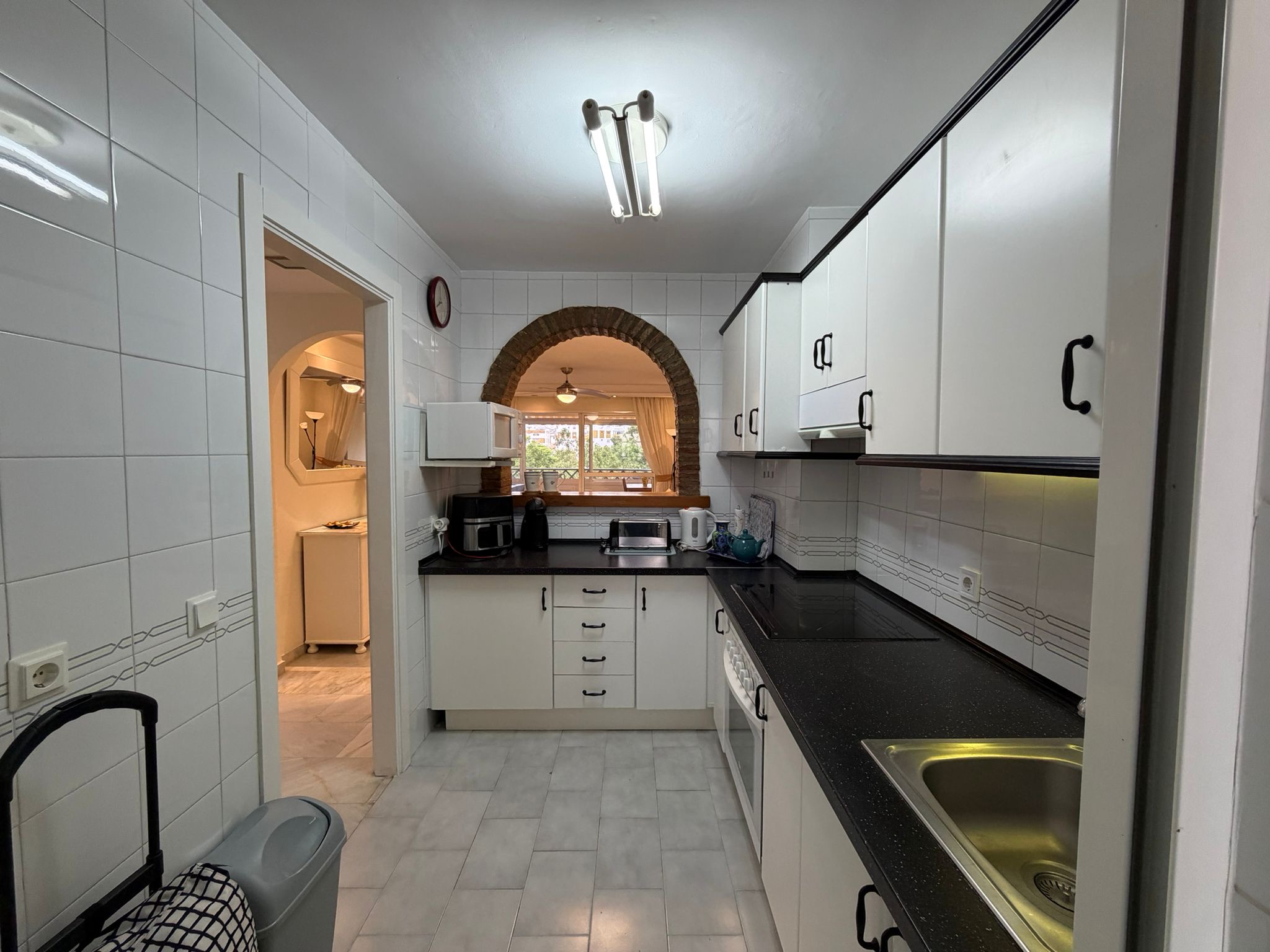 98CCCAFE-2CFE-4181-8EF6-DCD2B07971AE