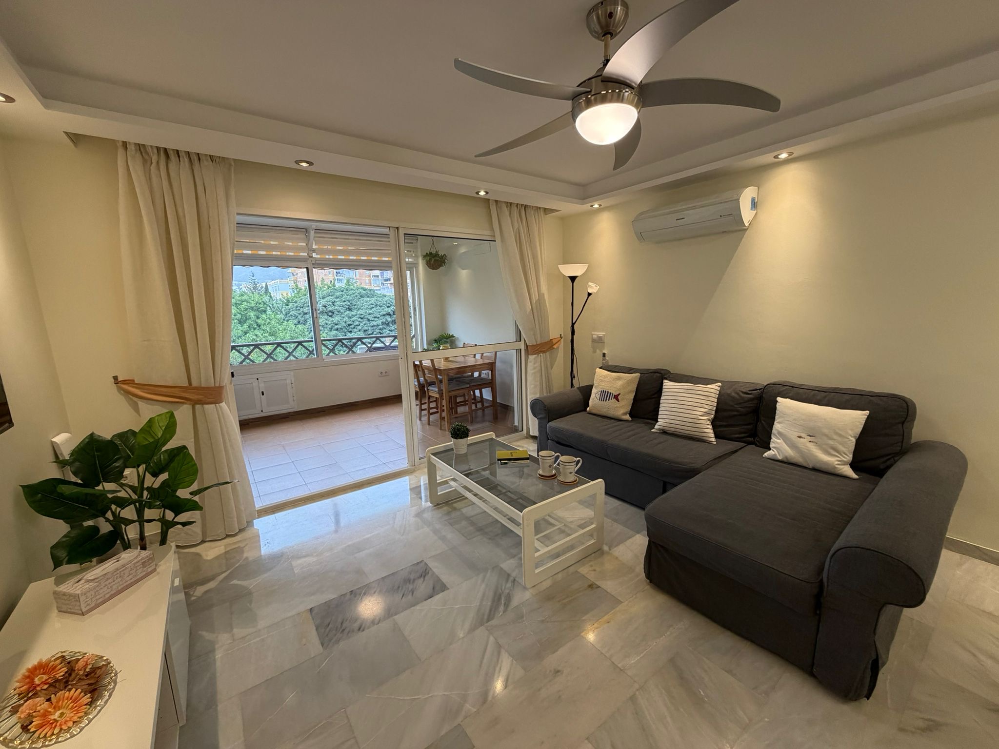 FC16EC78-83A2-4D24-B473-ECF5DFE3D4EB